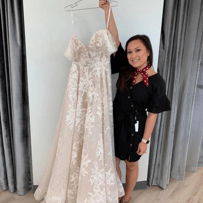 Where to get outlet a wedding dress steamed