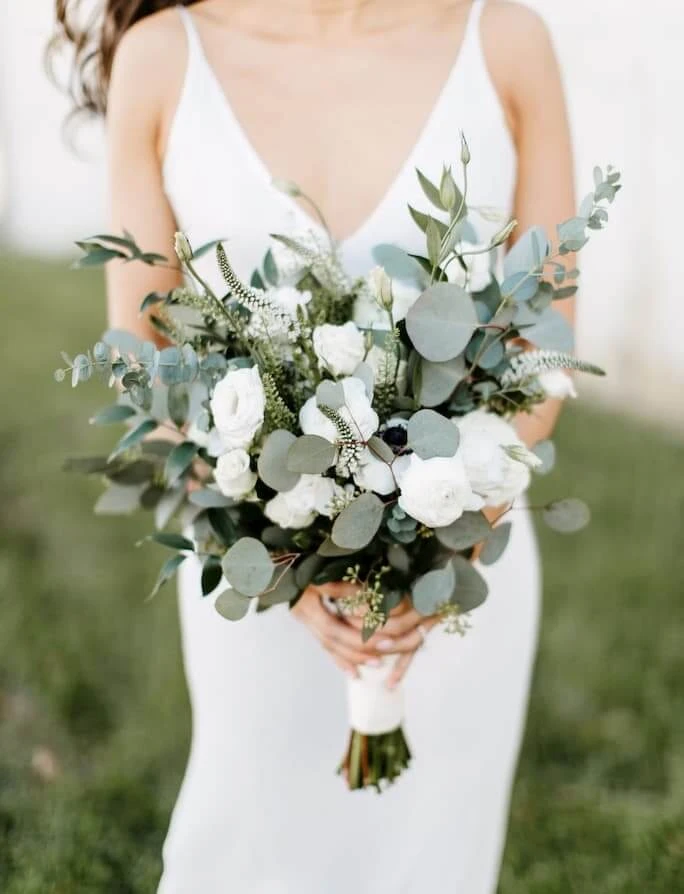 simple wedding bouquet