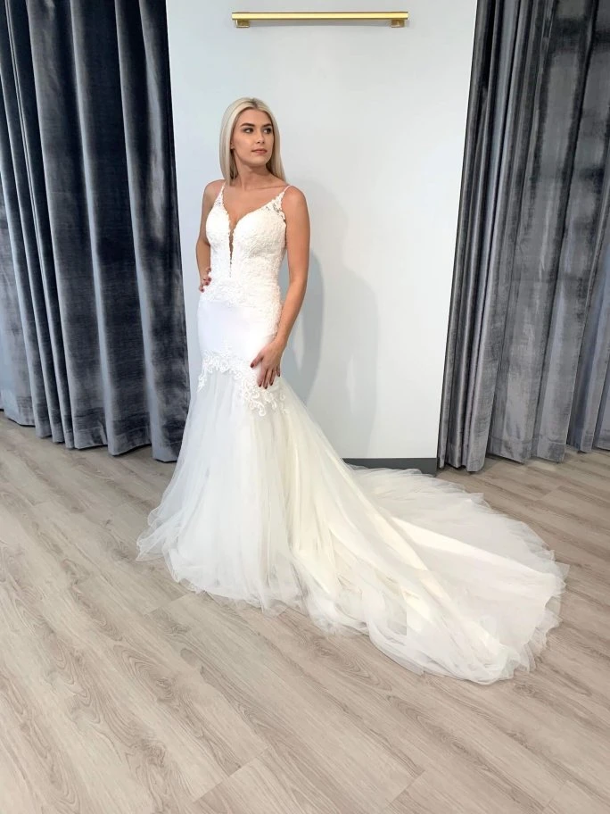 Stella York Style 6883