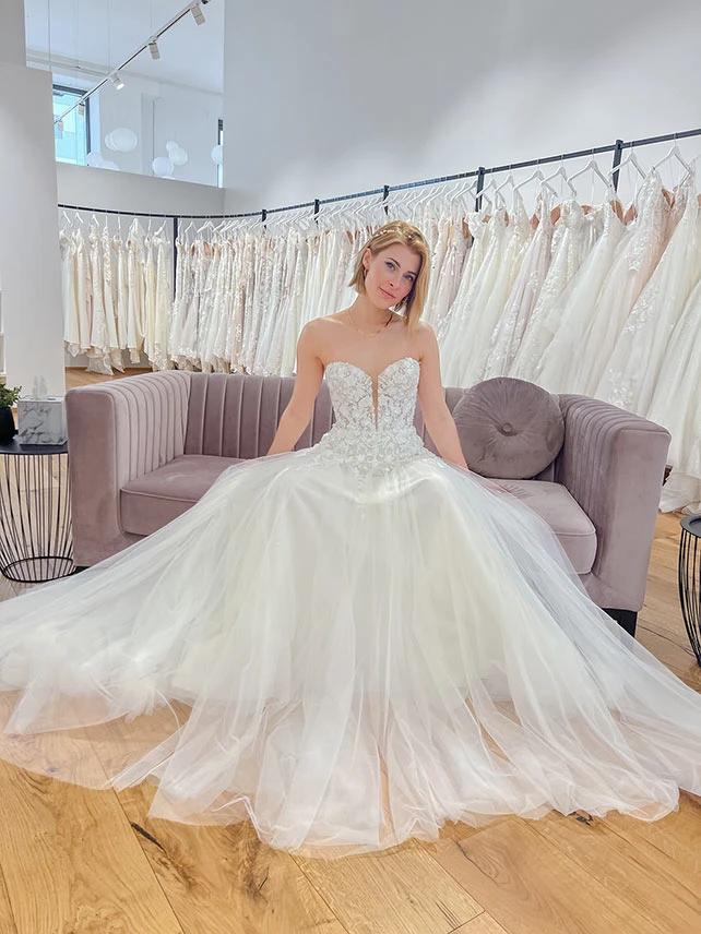 Rebecca in Martina Liana Style 1358