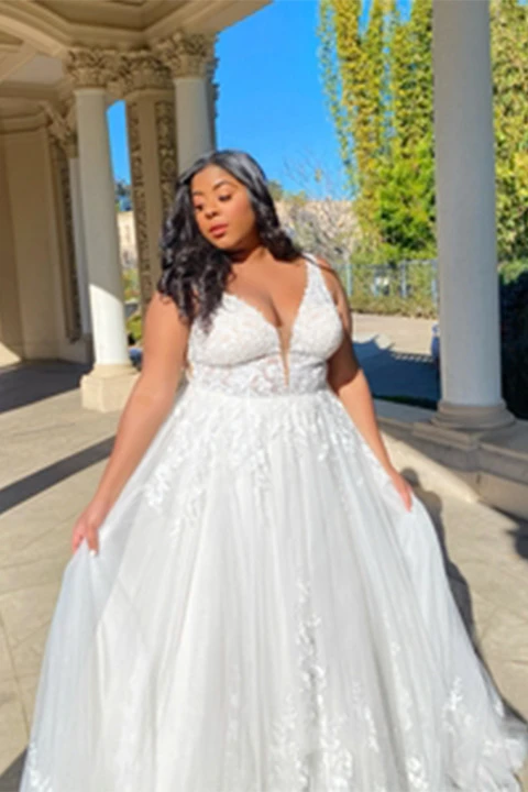 Sexy Has No Size - Our Approach To Plus Size Wedding Dresses