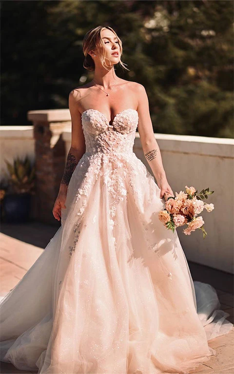 QUEEN, Strapless princess wedding dress