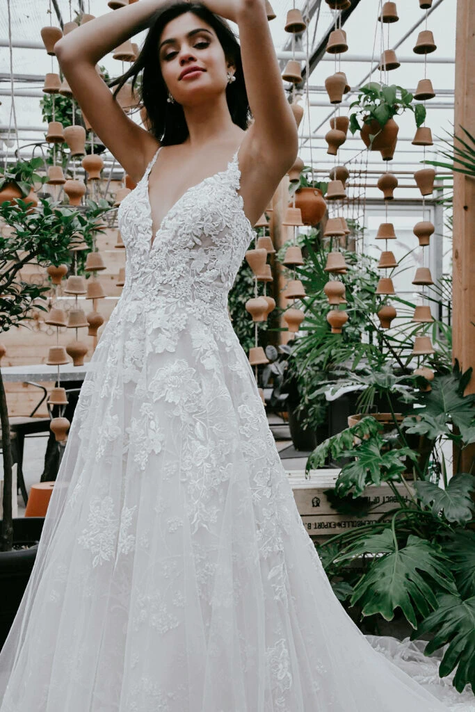 Classic A-Line Wedding Dress with Scoop Neckline and Pockets