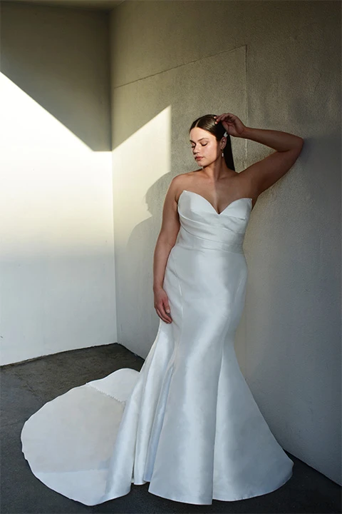 plus size minimalist wedding dress - 1486+ by martina liana