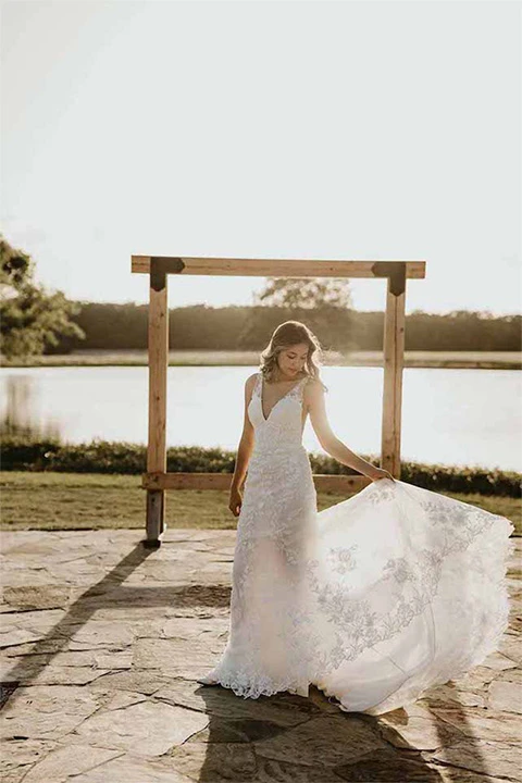 lace petite wedding dress - d3657 by Essense of Australia