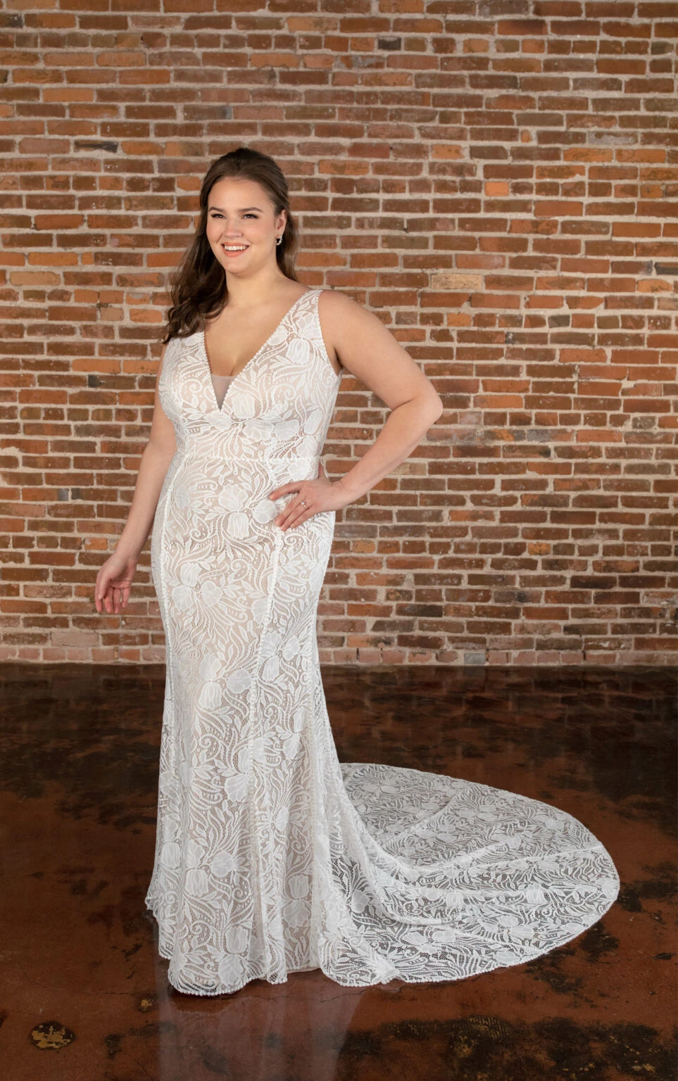 Finding the Column Wedding Dress of Your Dreams | True Society Bridal Shops