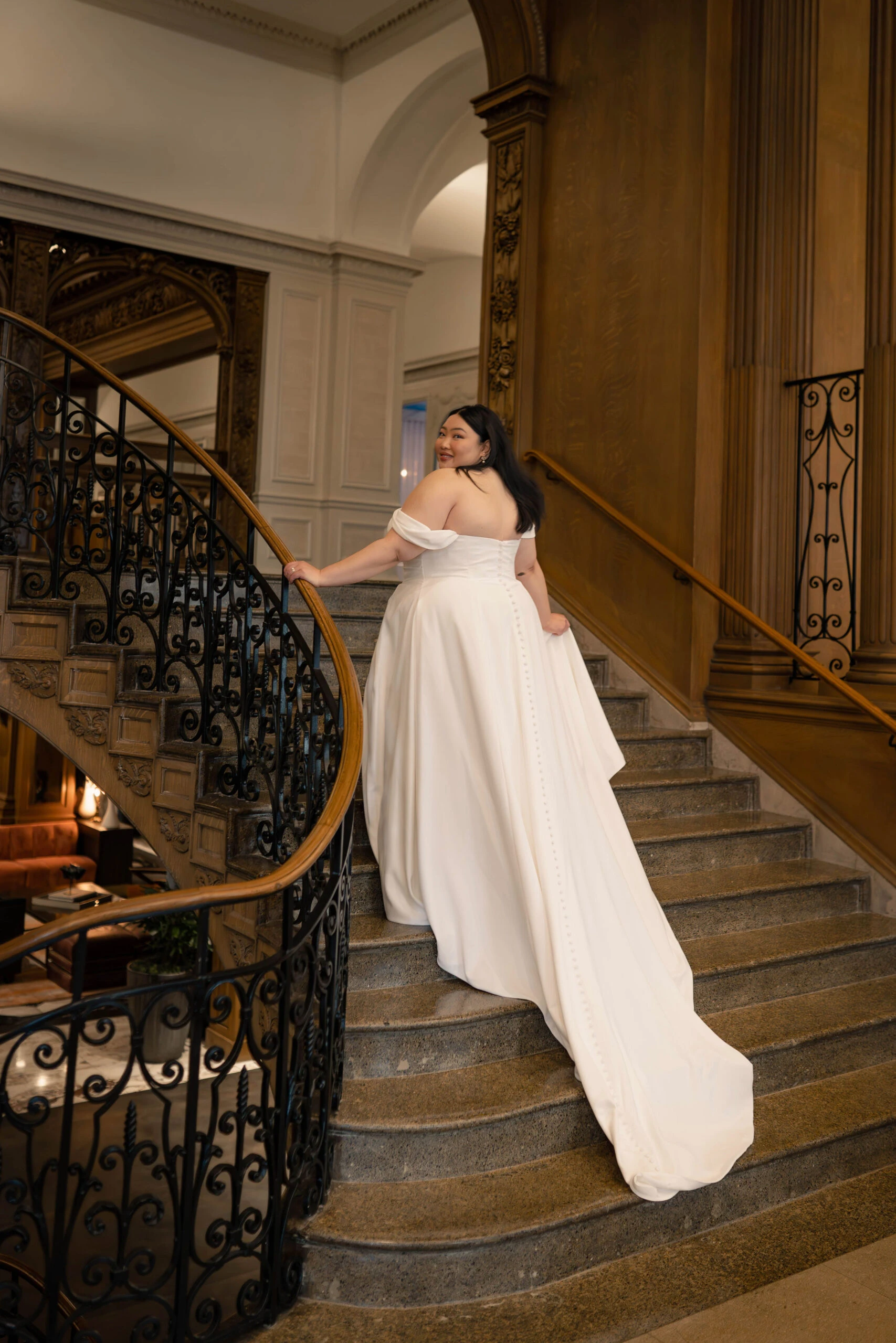 Bride wearing Stella York style 7749+