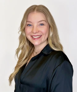 true society hamburg bridal stylist headshot - Anneli