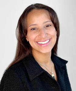 true society zug bridal stylist headshot - aurelia