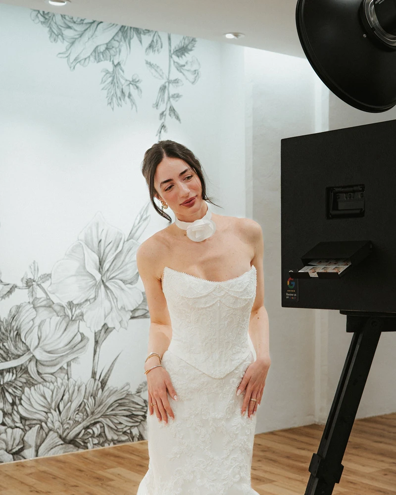 Bride using fotobox