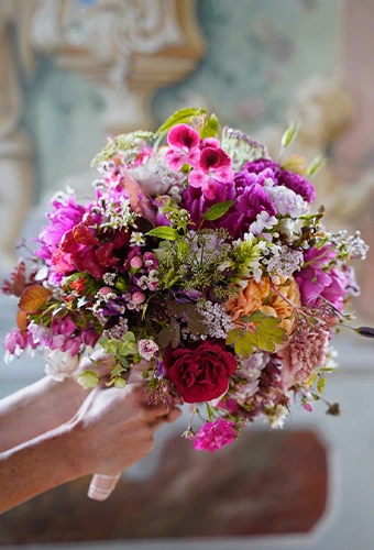 Summer & Autumn bridal bouquet with garden roses and dahlias.