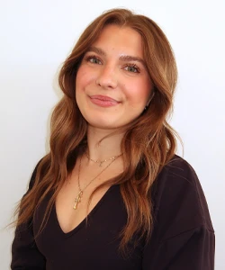true society mesa bridal stylist Haley's headshot