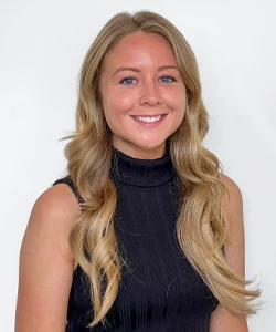 true society kansas city bridal stylist Sarah's headshot