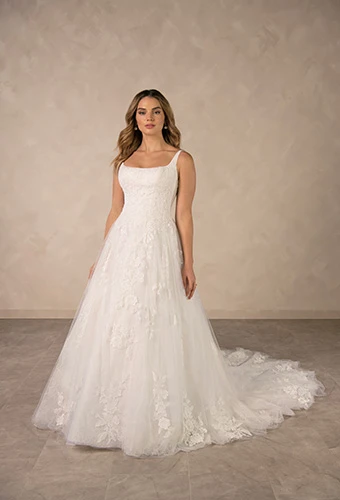 Bride wearing lace and tulle A-line wedding dress with square neckline and floral motifs, Essense of Australia D4620