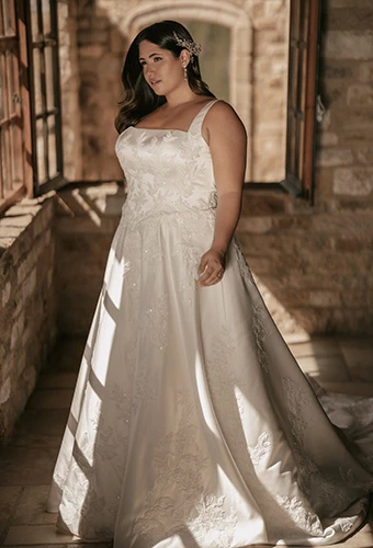 Plus-size bride wearing silk A-line wedding dress with square neckline and floral lace, Martina Liana ML2036+